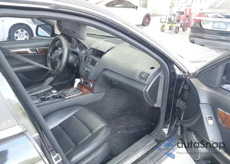 2009 Mercedes-Benz C 300 Luxury/Sport from USA, damaged, VIN WDDGF54X89F215725